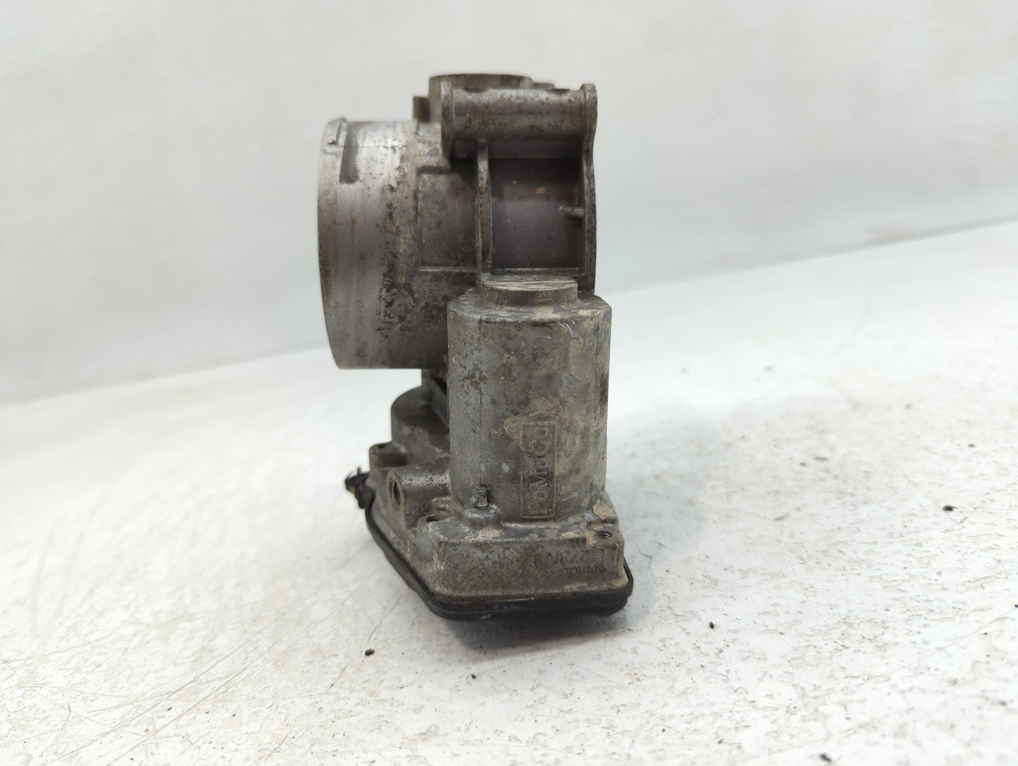 2011-2019 Ford Explorer Throttle Body P/N:AT4E-9F991-EE Fits Fits 2011 2012 2013 2014 2015 2016 2017 2018 2019 OEM Used Auto