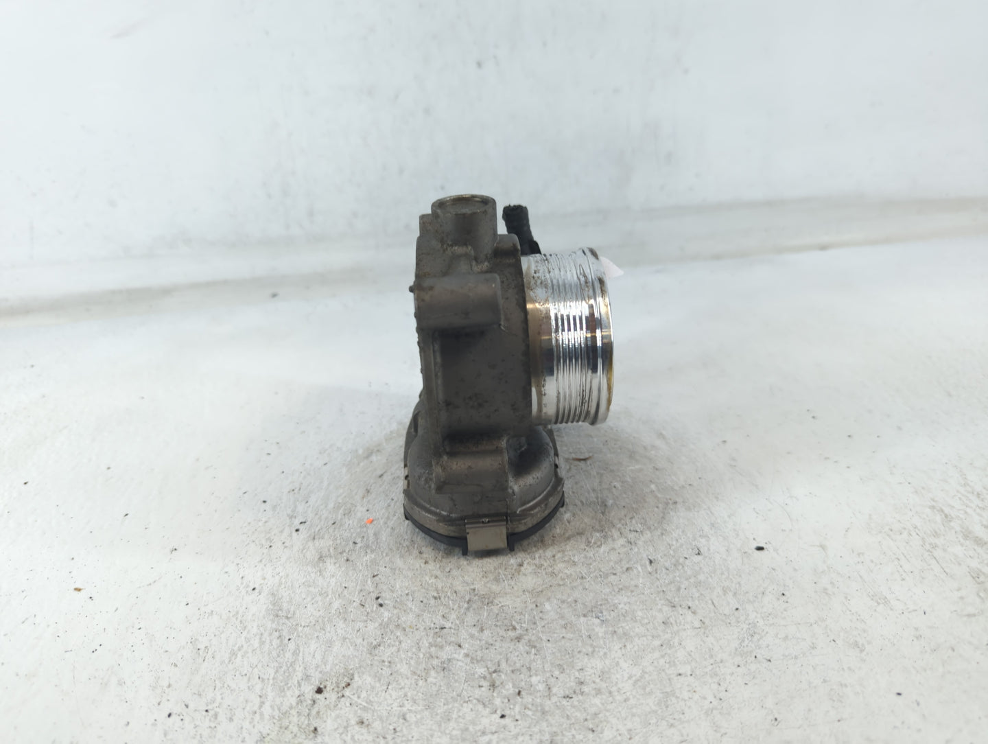 2016-2019 Ford Explorer Throttle Body P/N:DS7E-9F991-BB Fits Fits 2014 2015 2016 2017 2018 2019 2020 2021 2022 OEM Used Auto