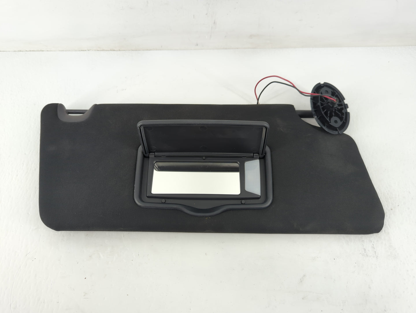 2017 Ford Explorer Sun Visor Shade Replacement Passenger Right Mirror Fits OEM Used Auto Parts - Oemusedautoparts1.com