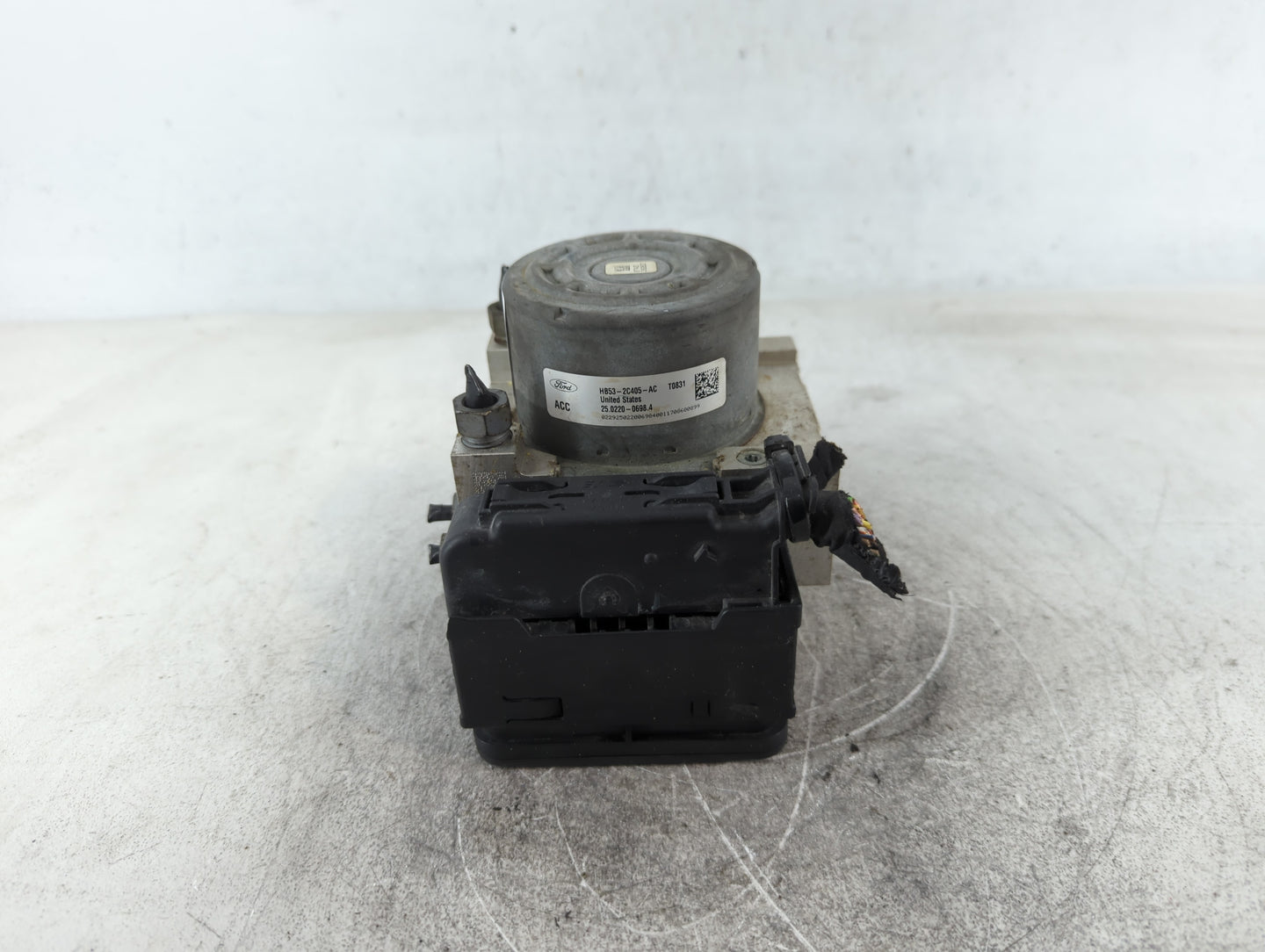 2017 Ford Explorer ABS Pump Control Module Replacement P/N:HB53-2C405-AC Fits OEM Used Auto Parts - Oemusedautoparts1.com