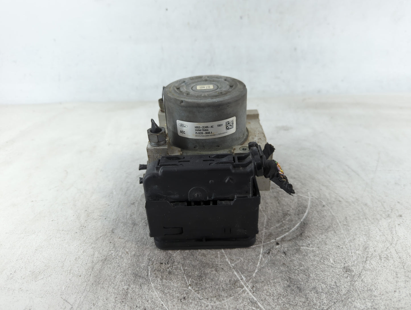 2017 Ford Explorer ABS Pump Control Module Replacement P/N:HB53-2C405-AC Fits OEM Used Auto Parts - Oemusedautoparts1.com