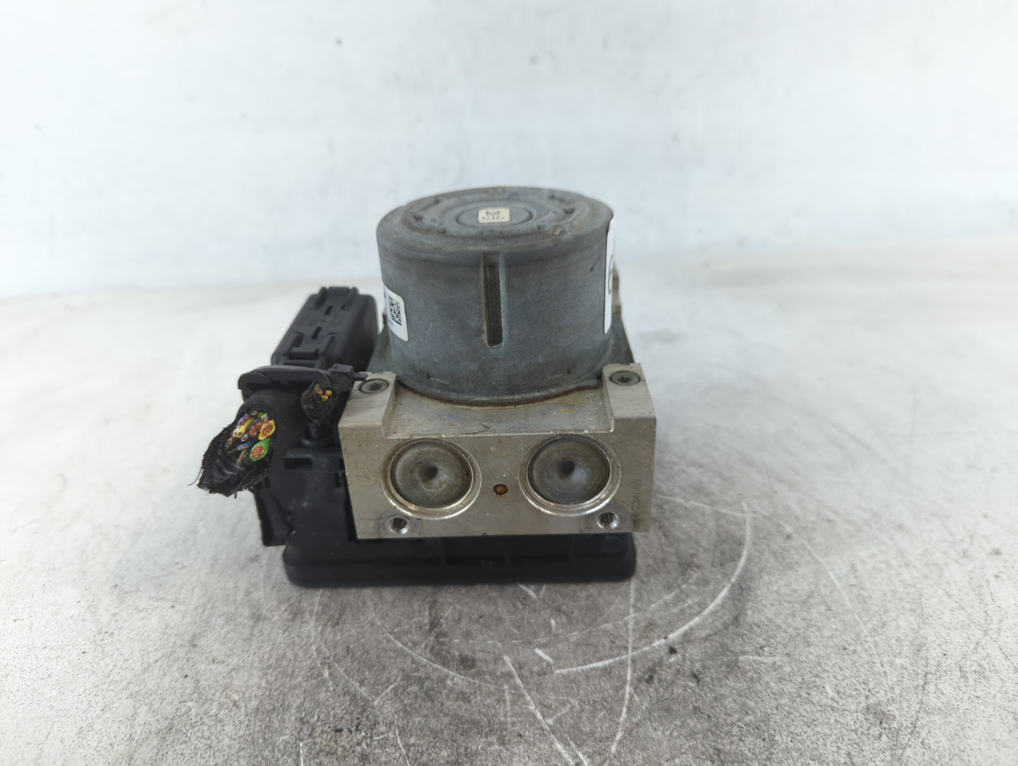 2017 Ford Explorer ABS Pump Control Module Replacement P/N:HB53-2C405-AC Fits OEM Used Auto Parts - Oemusedautoparts1.com