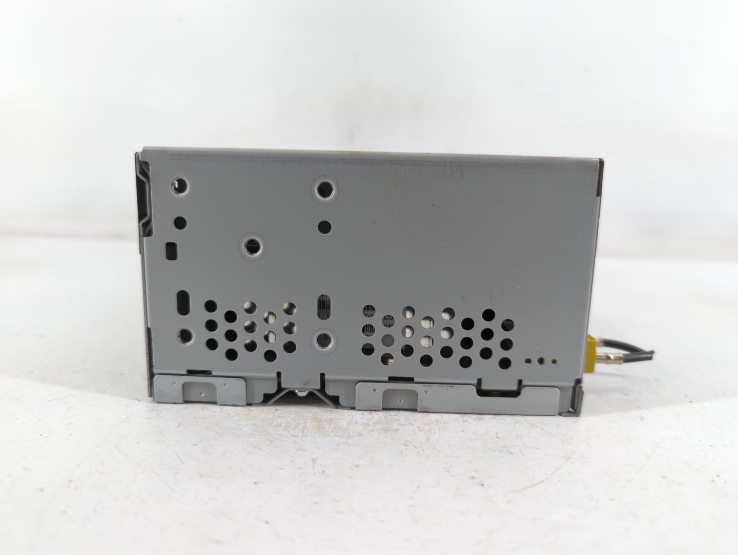 2017 Ford Explorer Am Fm Cd Player Radio Receiver - Oemusedautoparts1.com