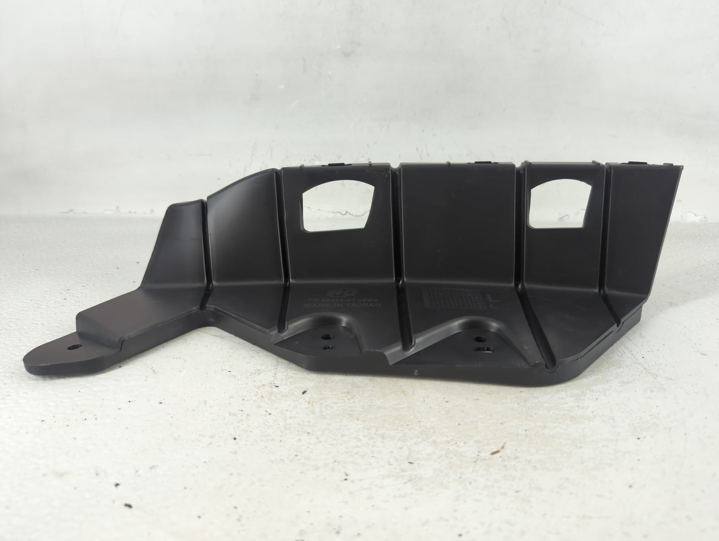 2017 Ford Explorer Head light (Bracket) - Oemusedautoparts1.com