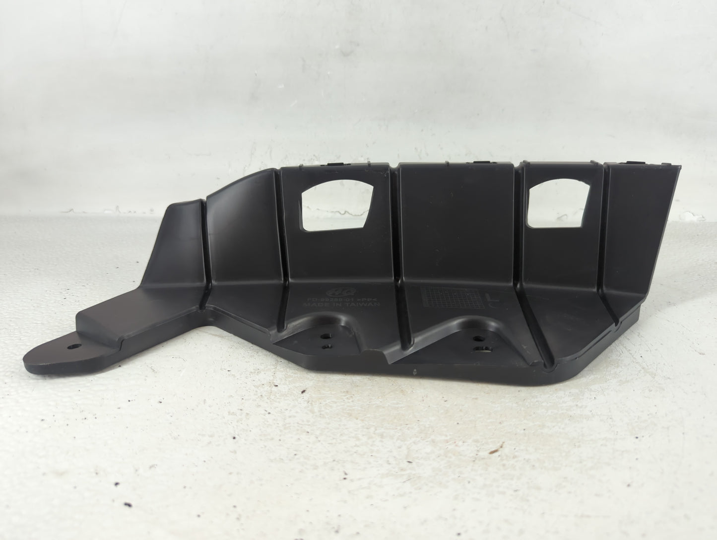 2017 Ford Explorer Head light (Bracket) - Oemusedautoparts1.com
