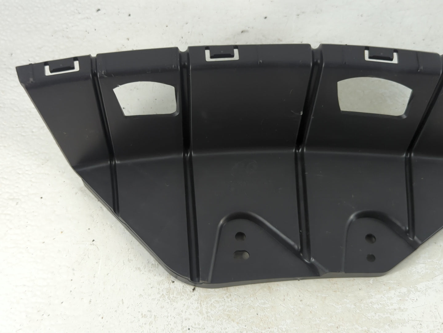 2017 Ford Explorer HEAD LAMP BRACKET - Oemusedautoparts1.com
