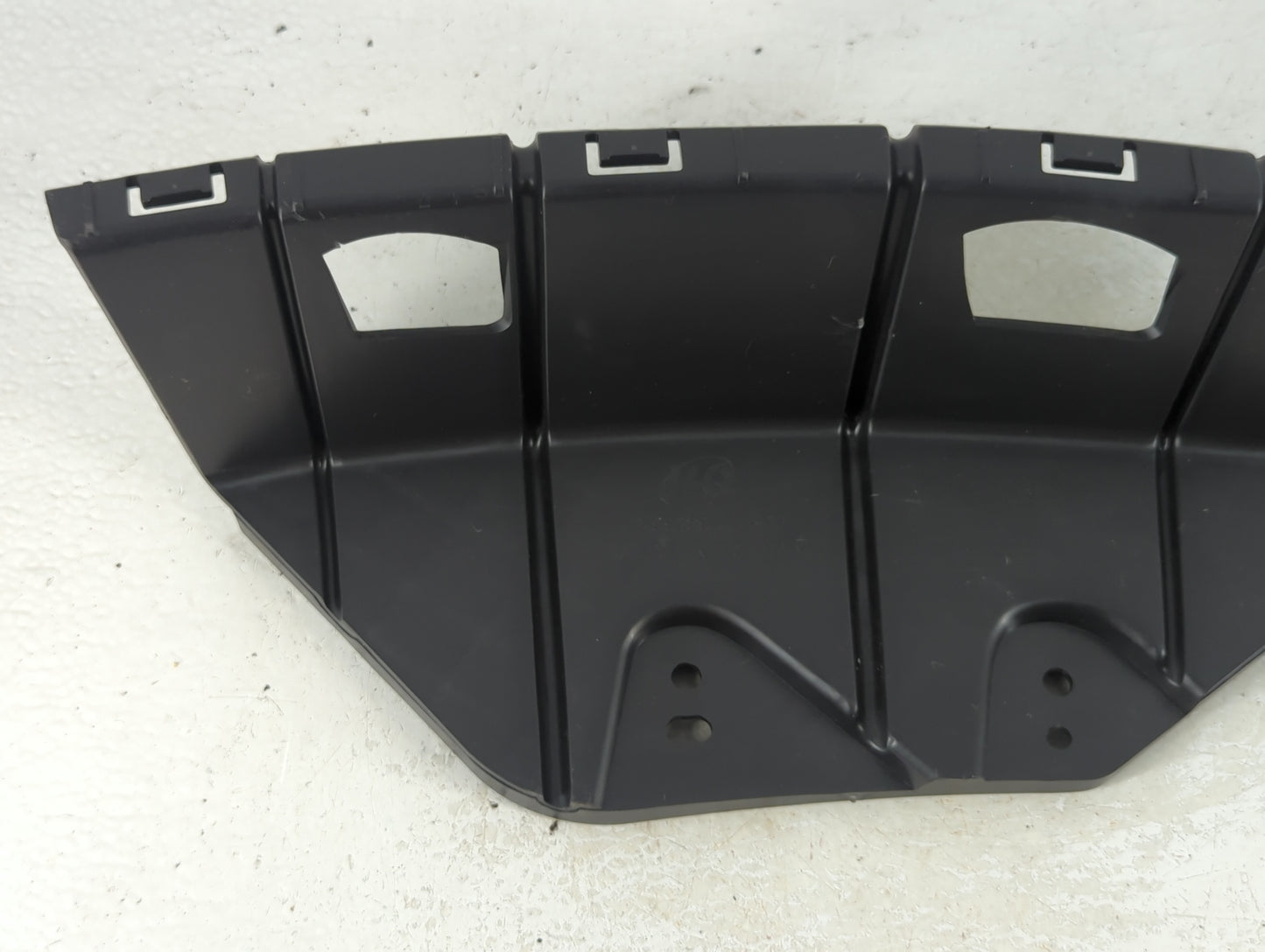 2017 Ford Explorer HEAD LAMP BRACKET - Oemusedautoparts1.com