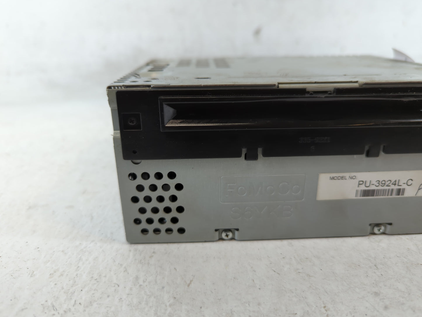 2016-2017 Ford Explorer Am Fm Cd Player Radio Receiver - Oemusedautoparts1.com