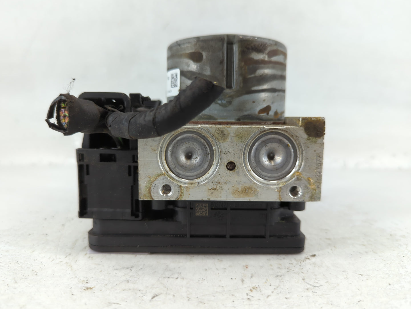 2017 Ford Explorer ABS Pump Control Module Replacement P/N:HB53-2C405-AC Fits OEM Used Auto Parts - Oemusedautoparts1.com