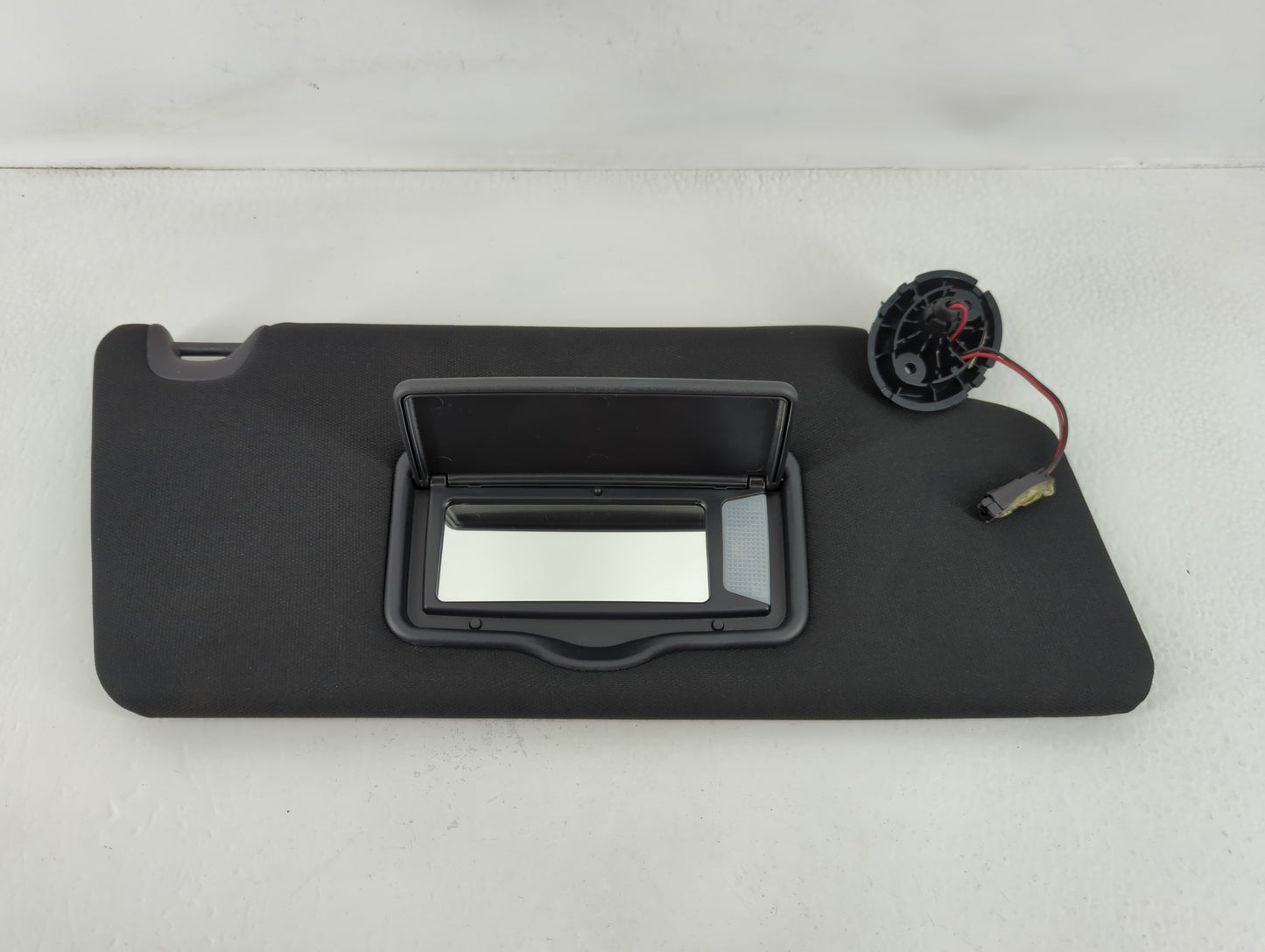 2017 Ford Explorer Sun Visor Shade Replacement Passenger Right Mirror Fits OEM Used Auto Parts - Oemusedautoparts1.com