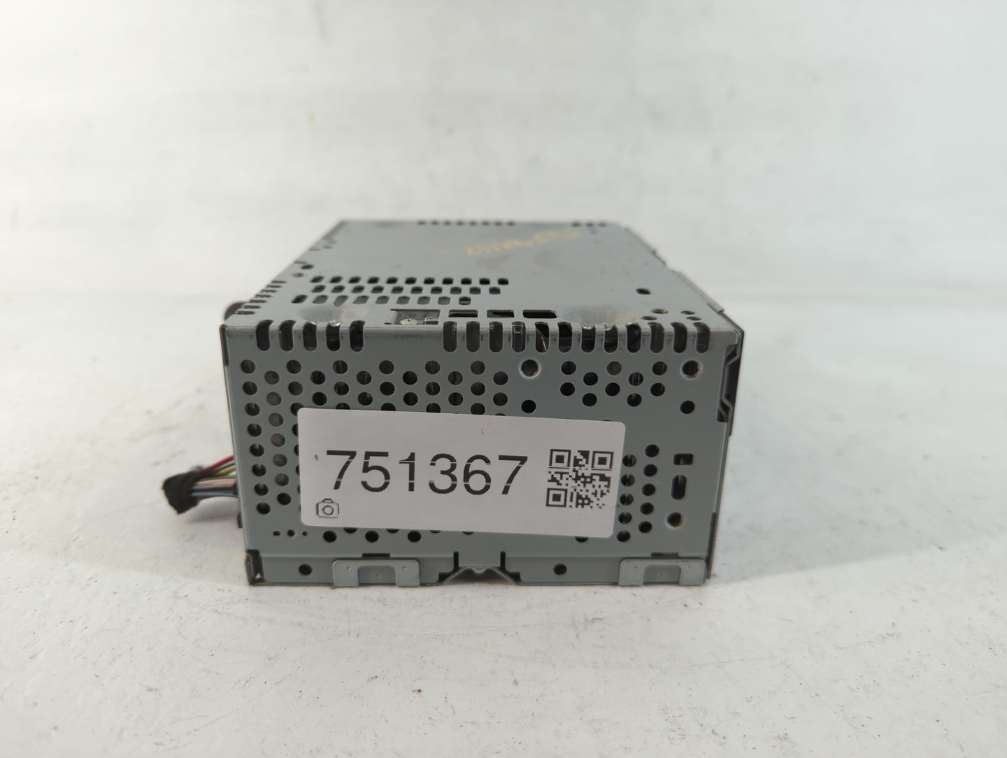2017 Ford Explorer Am Fm Cd Player Radio Receiver - Oemusedautoparts1.com