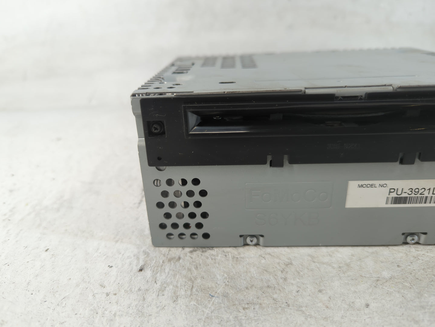 2016-2017 Ford Explorer Radio AM FM Cd Player Receiver Replacement P/N:HB5T-19C107-AA Fits Fits 2016 2017 OEM Used Auto Part