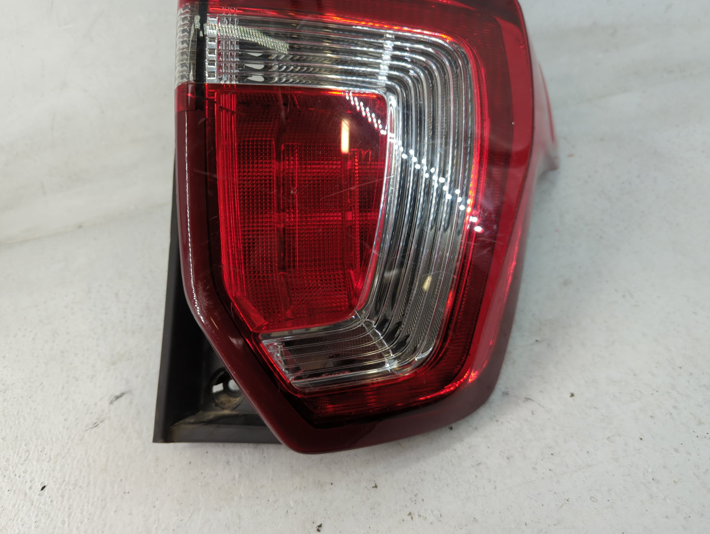 2017 Ford Explorer Tail Light Assembly Passenger Right OEM P/N:PP-TD20 FB53-13A414-A Fits OEM Used Auto Parts - Oemusedautop
