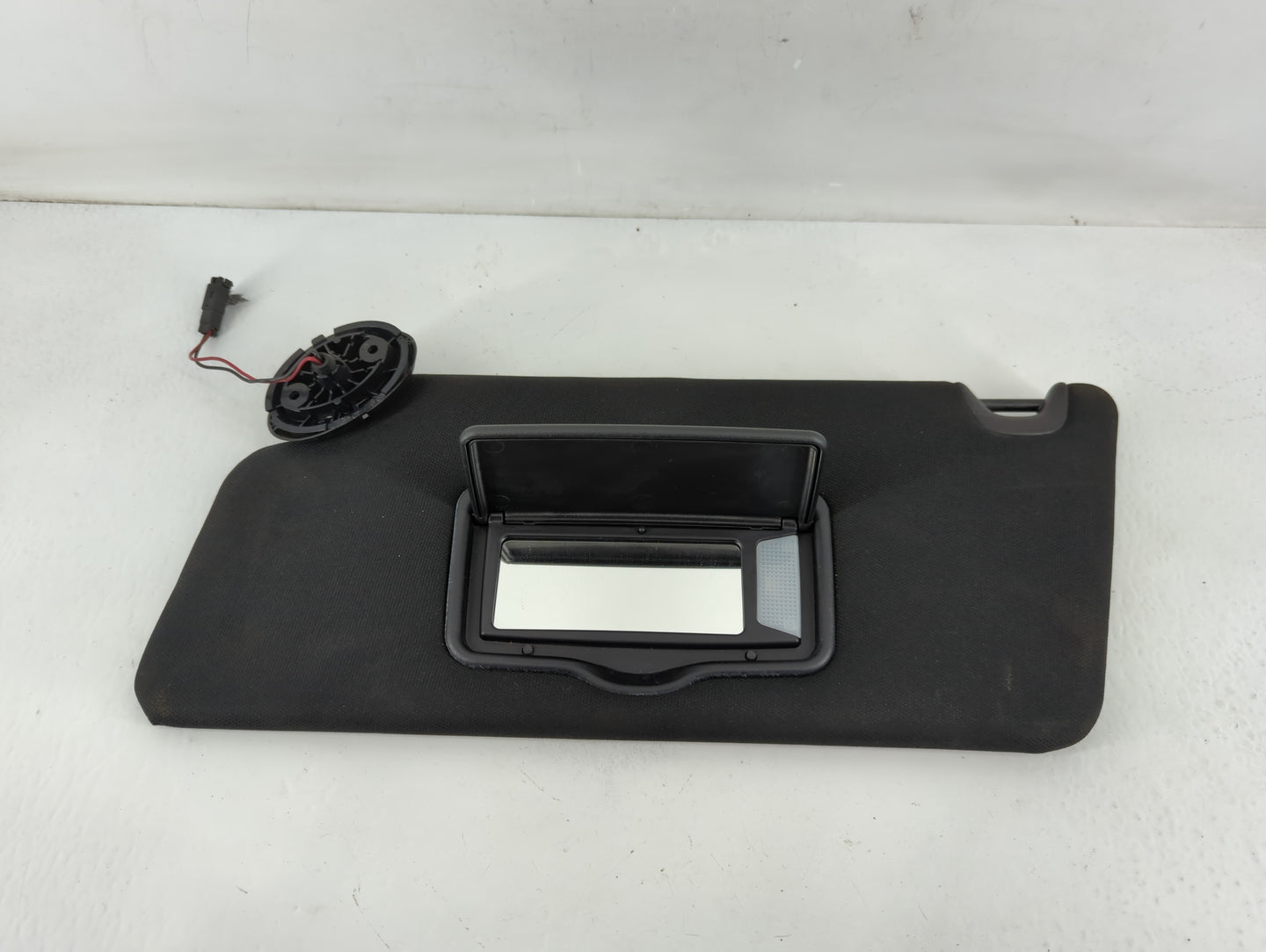 2017 Ford Explorer Sun Visor Shade Replacement Driver Left Mirror Fits OEM Used Auto Parts - Oemusedautoparts1.com
