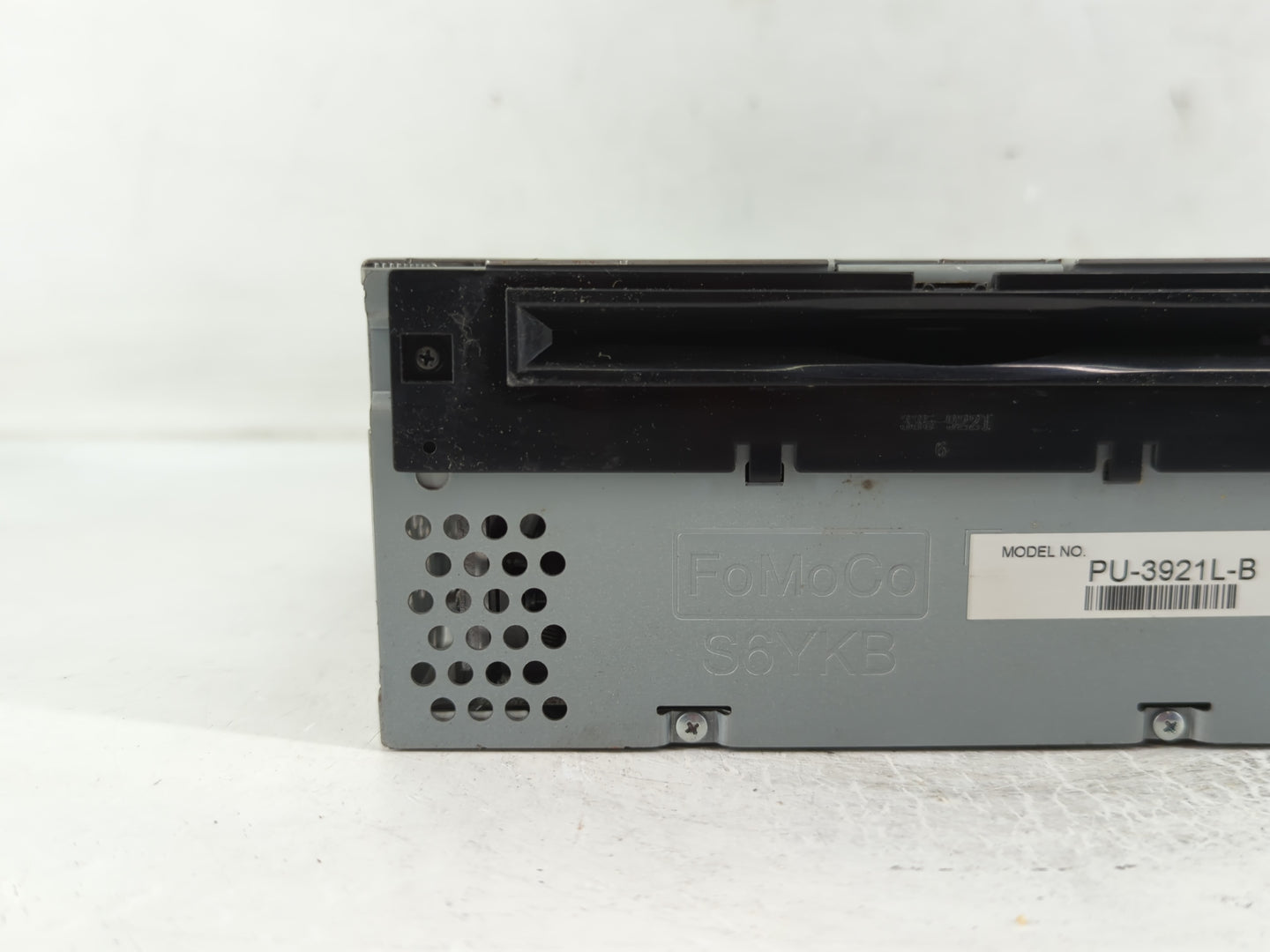 2016-2017 Ford Explorer Radio AM FM Cd Player Receiver Replacement P/N:GB5T-19C107-AG Fits Fits 2016 2017 OEM Used Auto Part