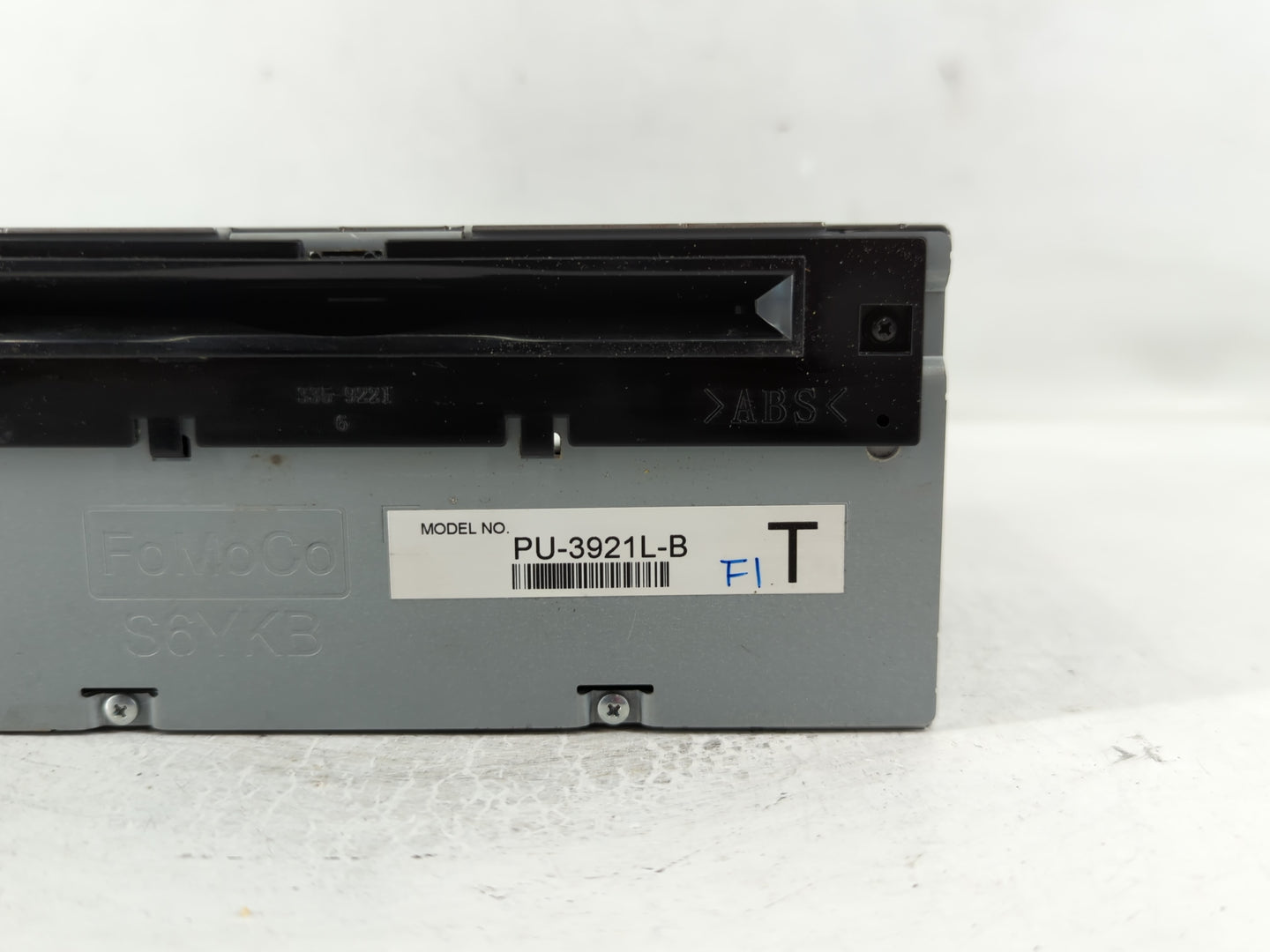 2016-2017 Ford Explorer Radio AM FM Cd Player Receiver Replacement P/N:GB5T-19C107-AG Fits Fits 2016 2017 OEM Used Auto Part