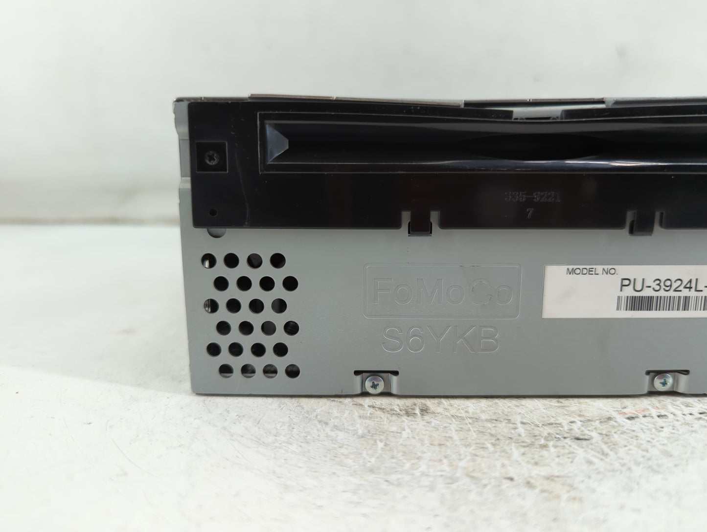2016-2017 Ford Explorer Radio AM FM Cd Player Receiver Replacement P/N:GB5T-19C107-KC Fits Fits 2016 2017 OEM Used Auto Part