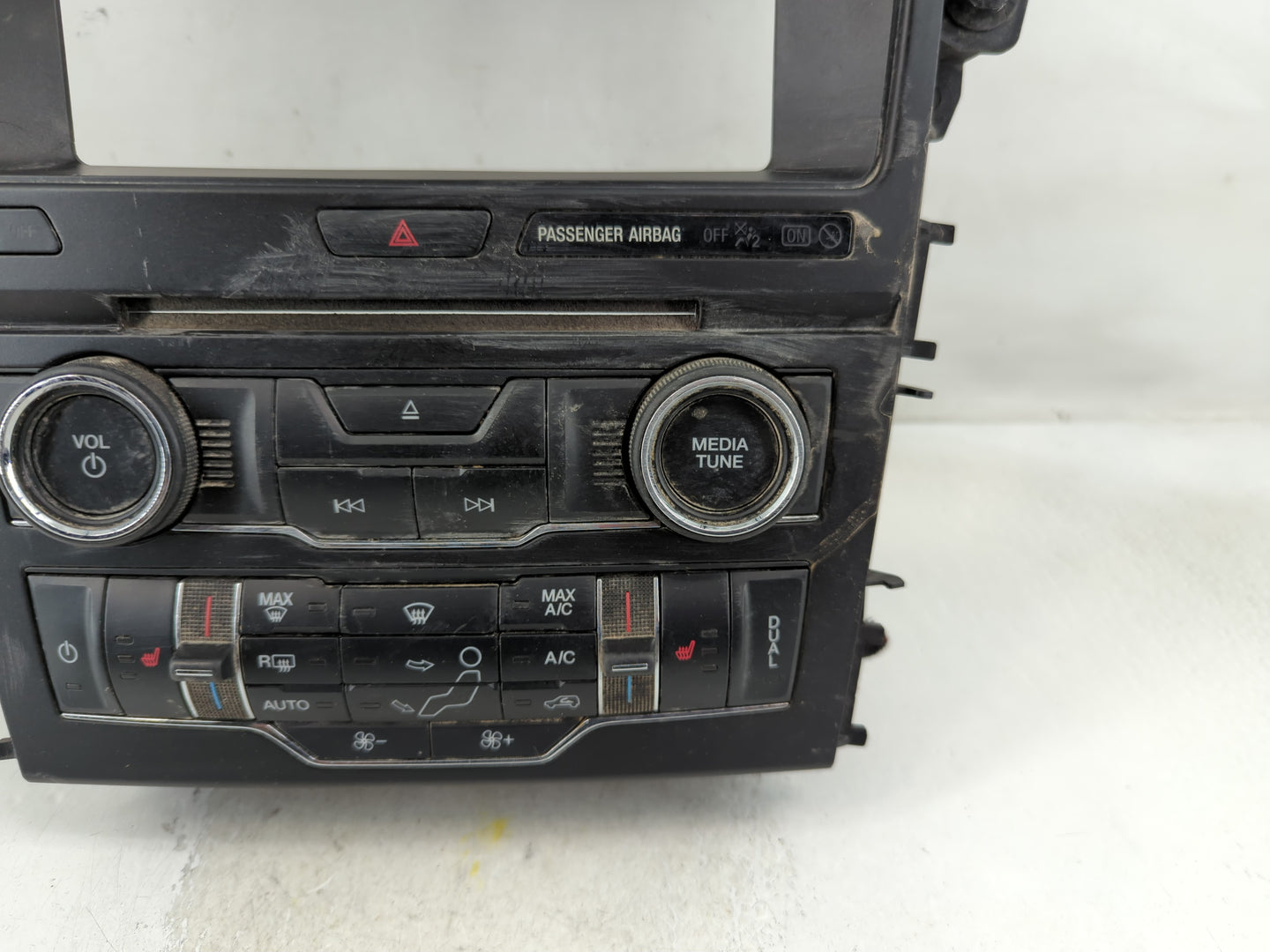 2016-2017 Ford Explorer Radio AM FM Cd Player Receiver Replacement P/N:GB5T-18A802-ED Fits Fits 2016 2017 OEM Used Auto Part