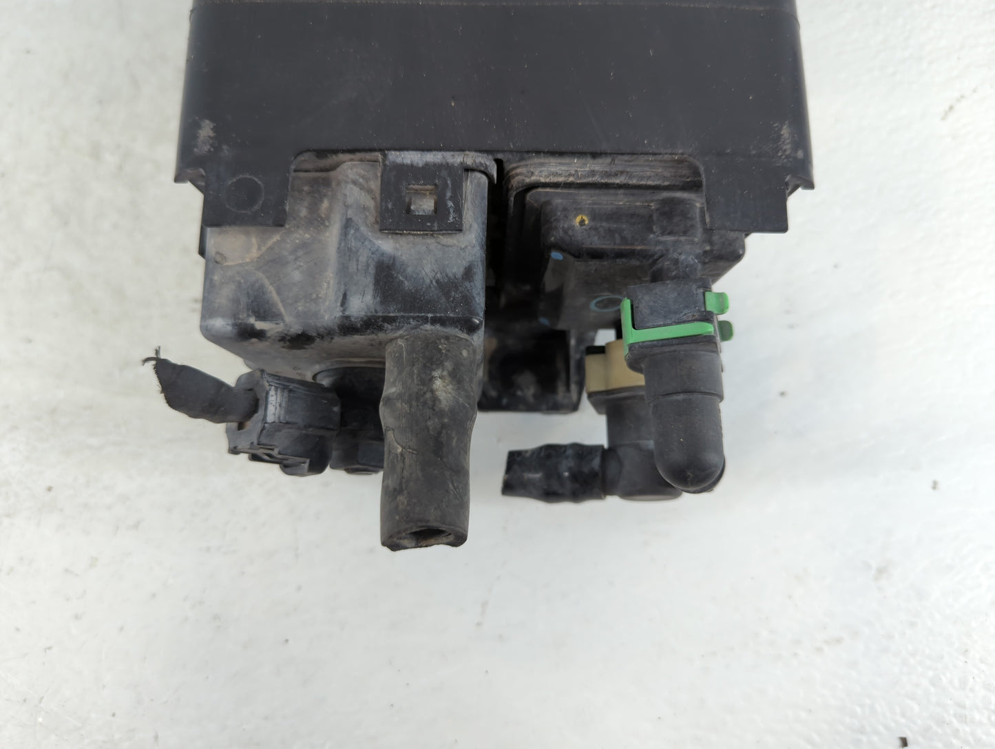 2017 Ford Explorer Fuel Vapor Charcoal Canister - Oemusedautoparts1.com