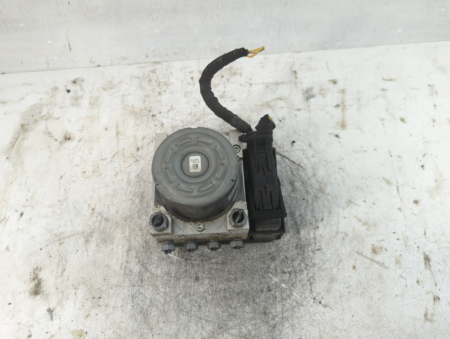 2017 Ford Explorer ABS Pump Control Module Replacement P/N:HB53-2C405-AC Fits OEM Used Auto Parts - Oemusedautoparts1.com