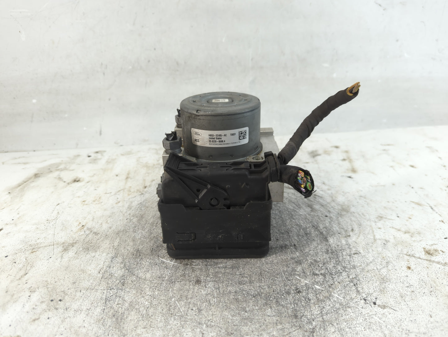2017 Ford Explorer ABS Pump Control Module Replacement P/N:HB53-2C405-AC Fits OEM Used Auto Parts - Oemusedautoparts1.com