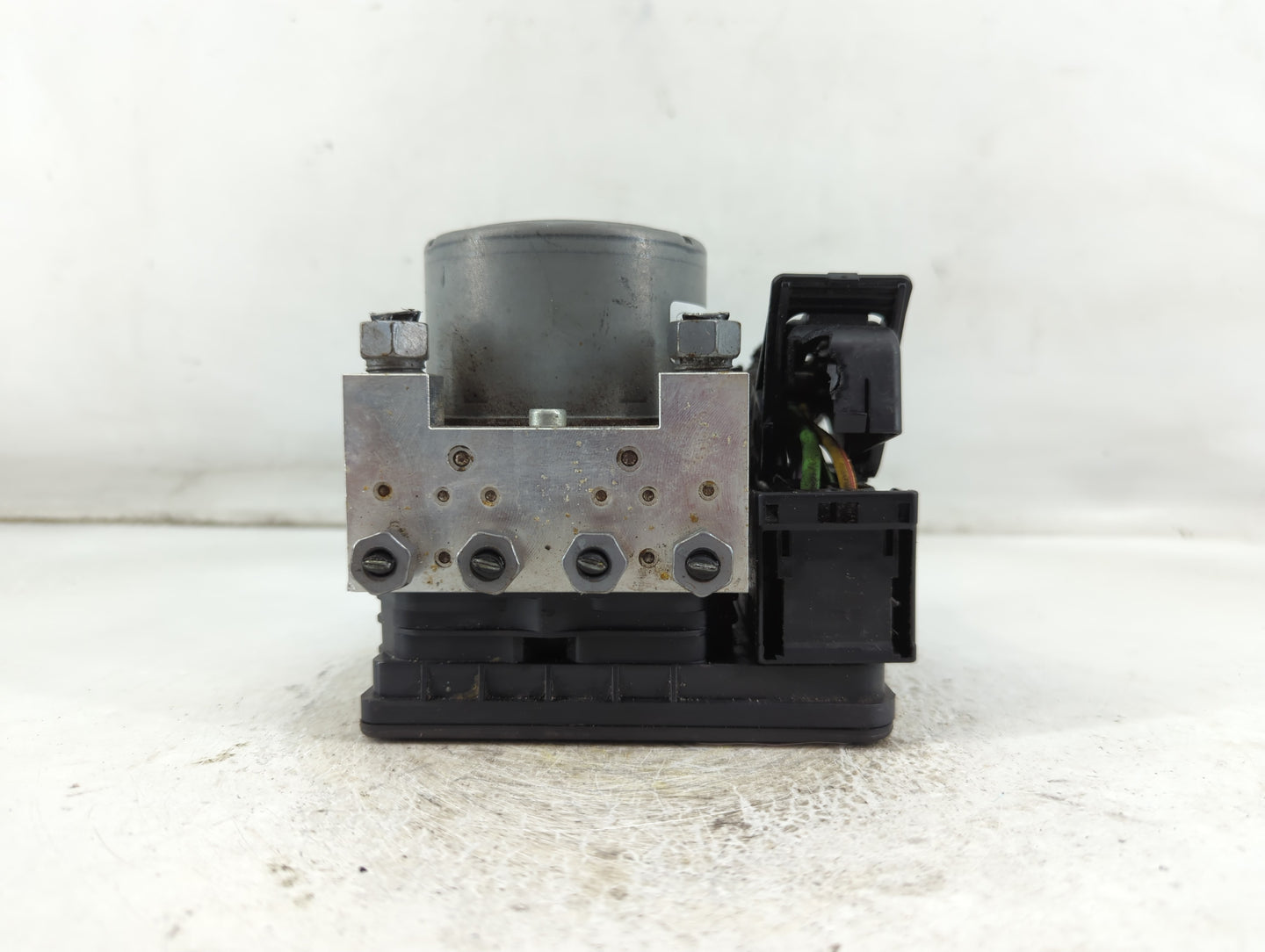2017 Ford Explorer ABS Pump Control Module Replacement P/N:HB53-2C405-AC Fits OEM Used Auto Parts - Oemusedautoparts1.com