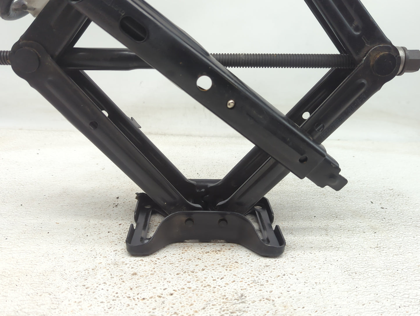 2017 Ford Explorer Spare Scissor Car Jack 928485 - Oemusedautoparts1.com