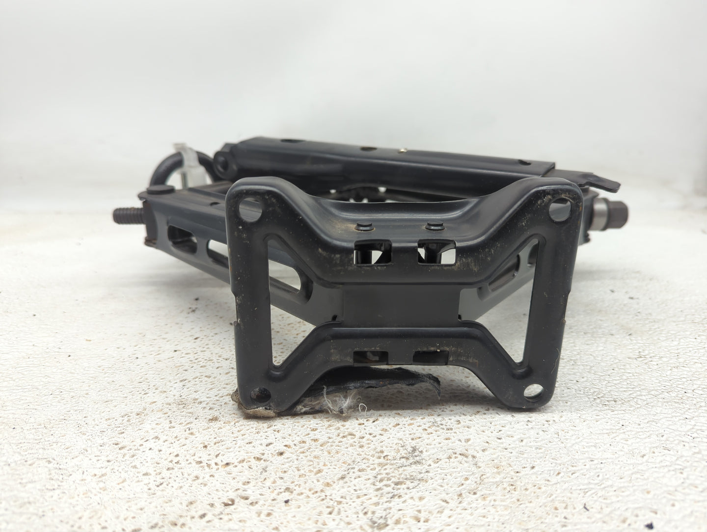 2017 Ford Explorer Spare Scissor Car Jack 928485 - Oemusedautoparts1.com