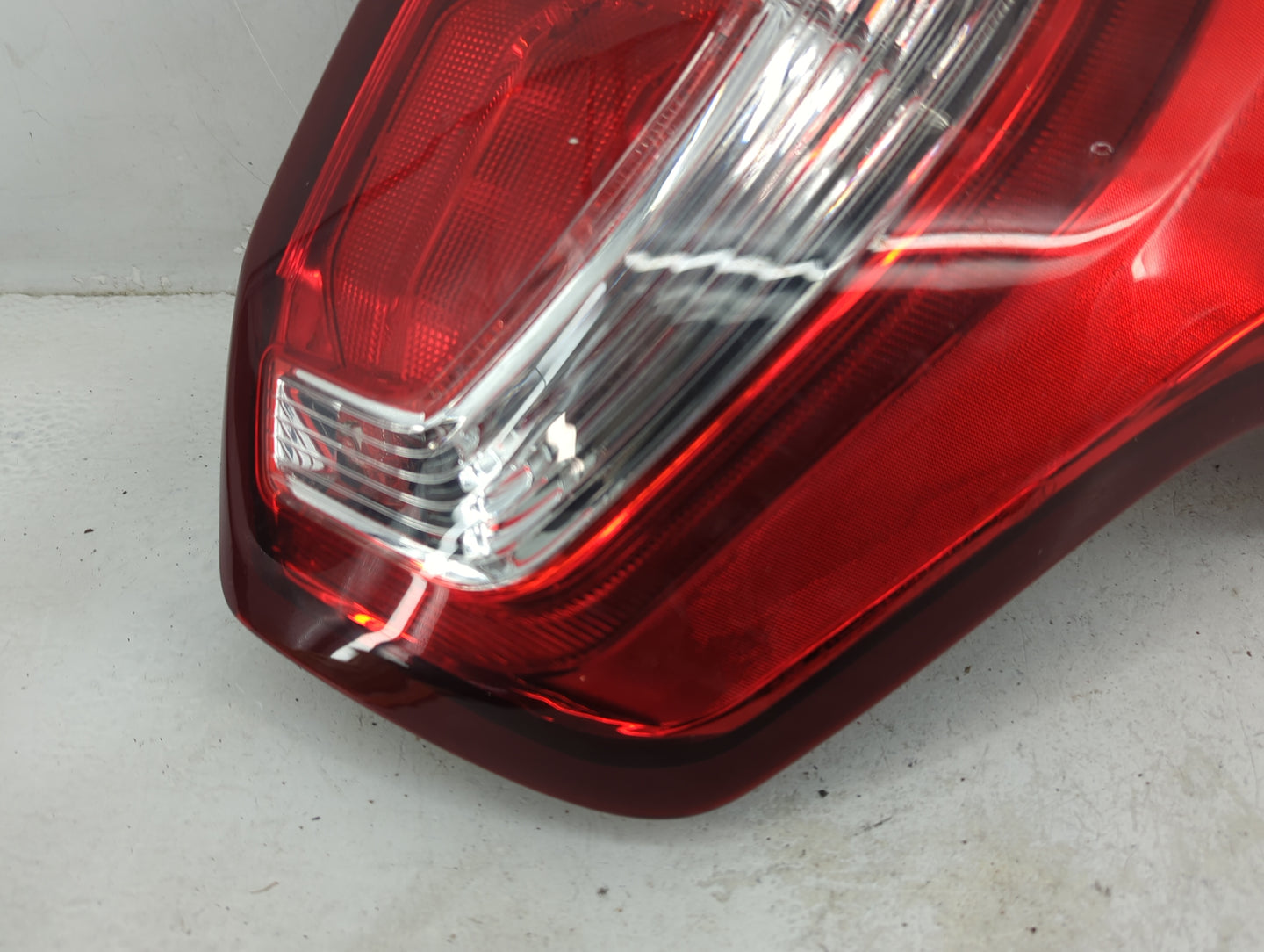 2017 Ford Explorer Tail Light Assembly Passenger Right OEM Fits OEM Used Auto Parts - Oemusedautoparts1.com