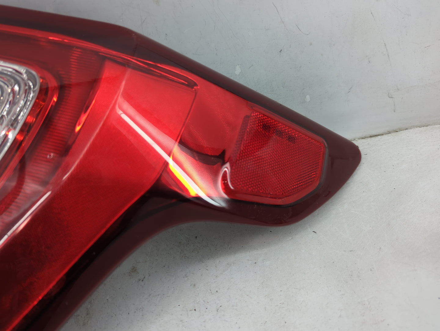 2017 Ford Explorer Tail Light Assembly Passenger Right OEM Fits OEM Used Auto Parts - Oemusedautoparts1.com