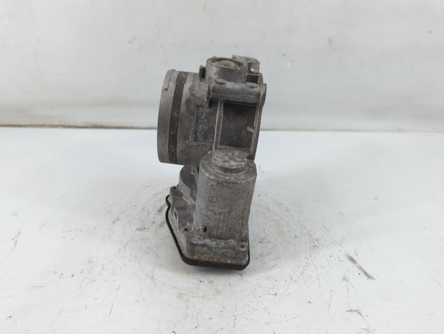 2011-2019 Ford Explorer Throttle Body P/N:AT4E-9F991-EL Fits Fits 2011 2012 2013 2014 2015 2016 2017 2018 2019 OEM Used Auto
