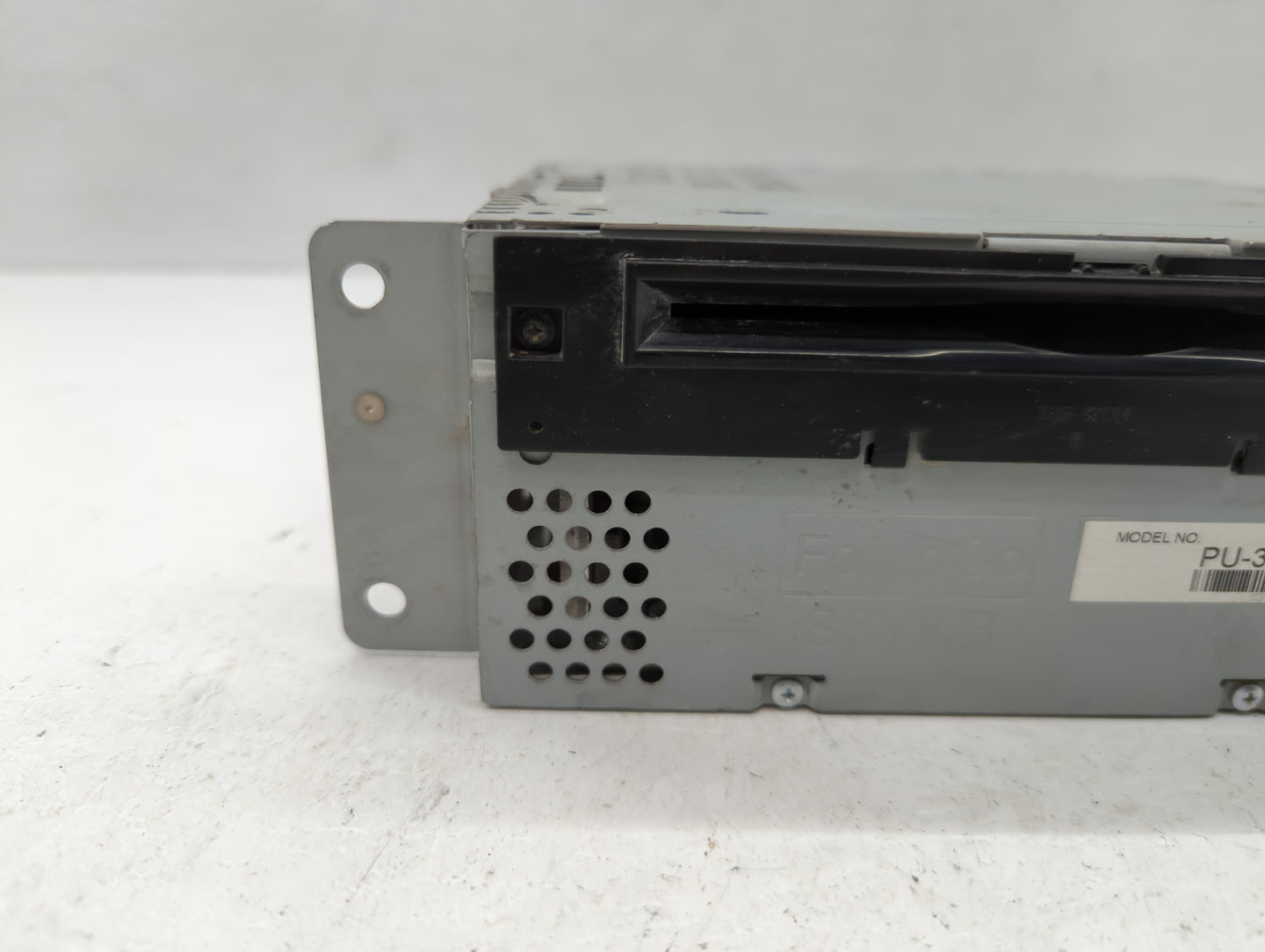 2016-2017 Ford F-150 Radio AM FM Cd Player Receiver Replacement P/N:GL3T-19C107-AA Fits Fits 2016 2017 OEM Used Auto Parts -