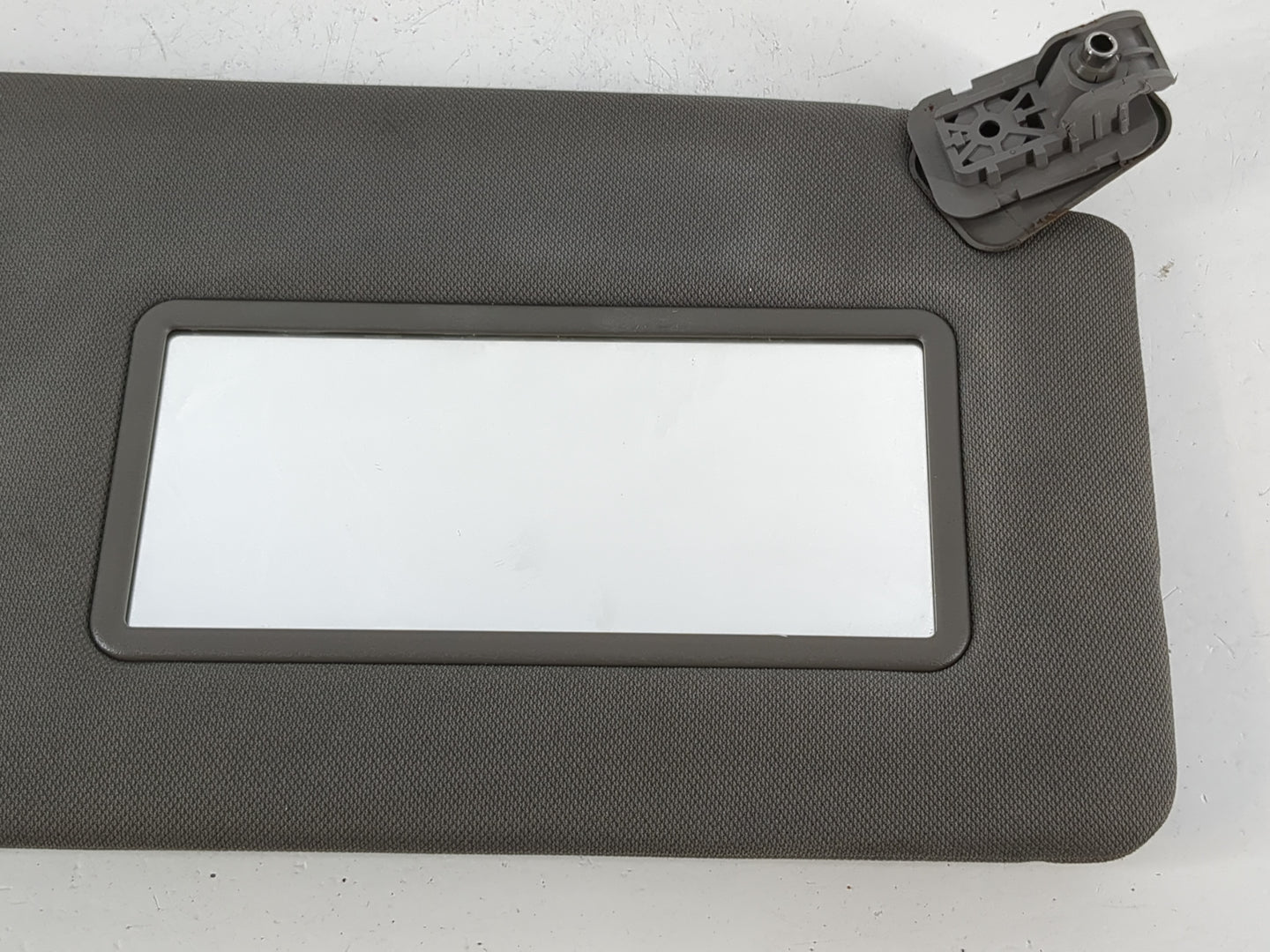 2015-2017 Ford F-150 Sun Visor Shade Replacement Passenger Right Mirror Fits Fits 2015 2016 2017 OEM Used Auto Parts - Oemus