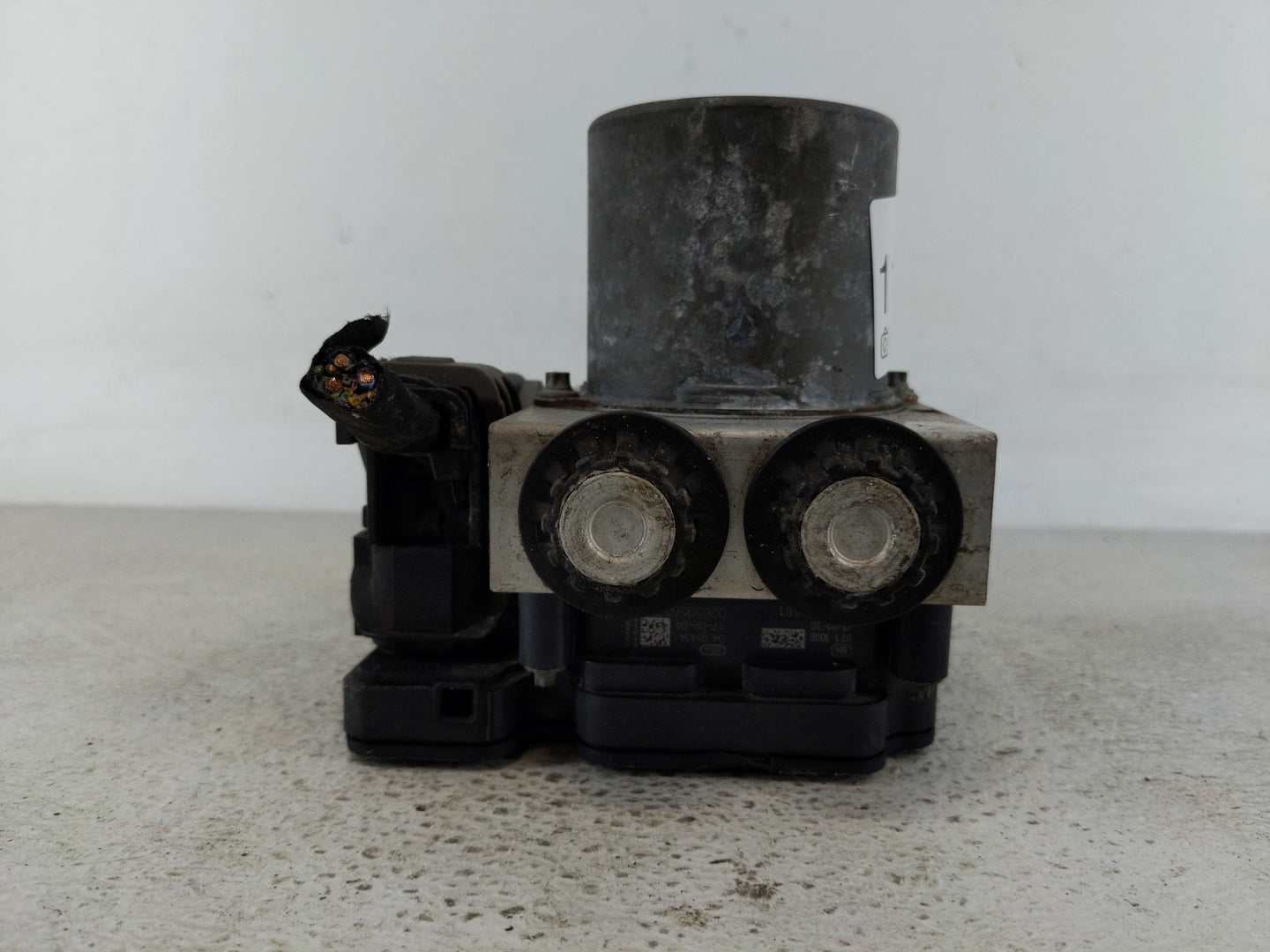 2017-2018 Ford F-150 ABS Pump Control Module Replacement Fits Fits 2017 2018 OEM Used Auto Parts - Oemusedautoparts1.com