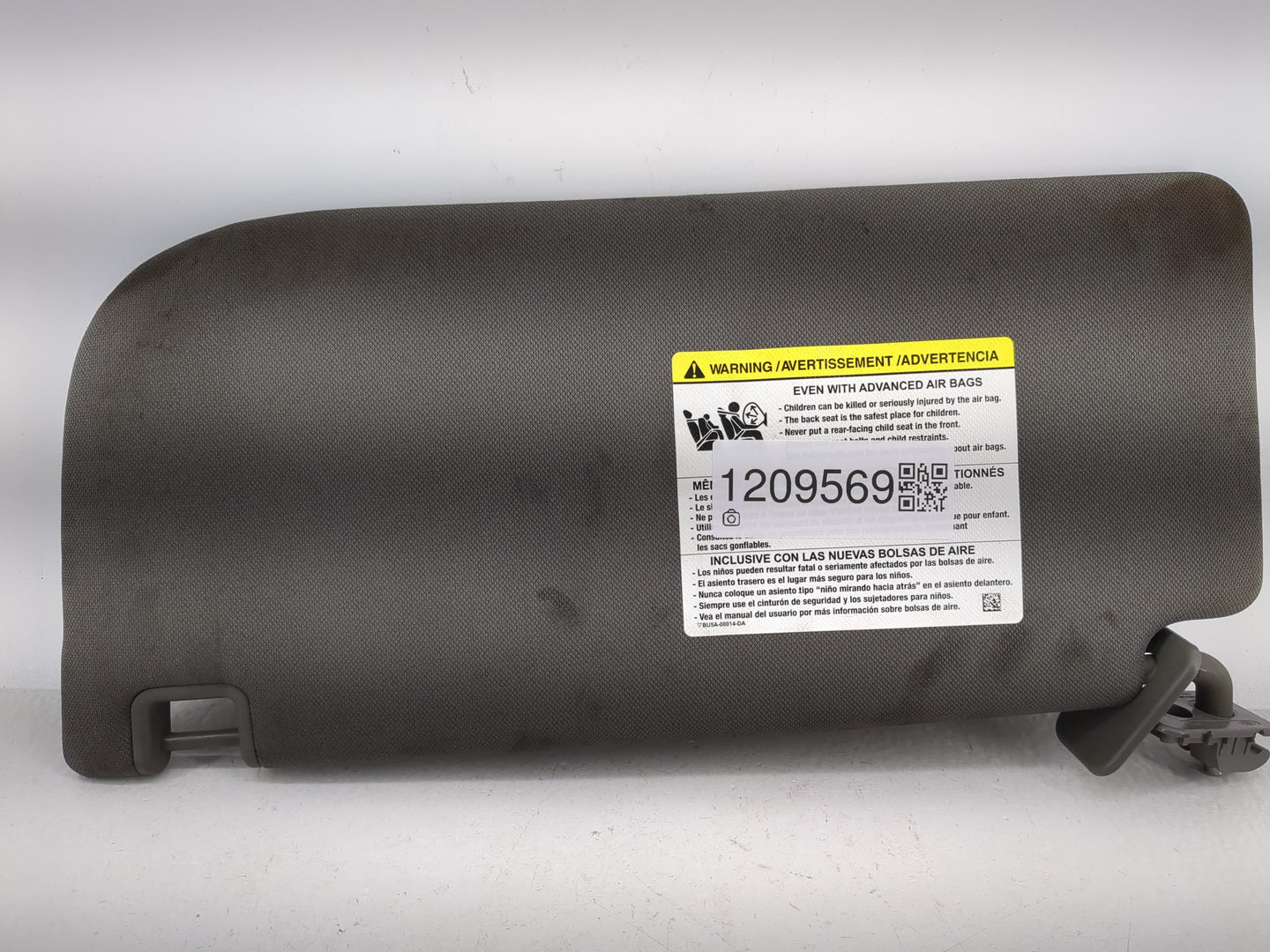 2015-2017 Ford F-150 Sun Visor Shade Replacement Passenger Right Mirror Fits Fits 2015 2016 2017 OEM Used Auto Parts - Oemus