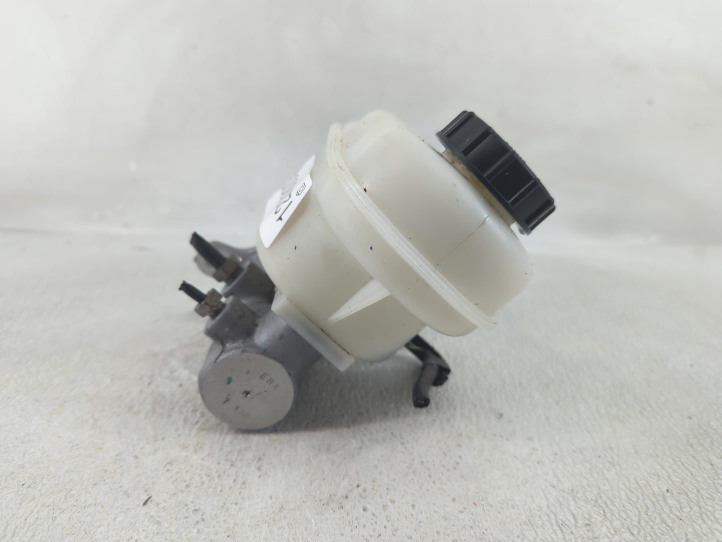 2015-2017 Ford F-150 Brake Master Cylinder - Oemusedautoparts1.com
