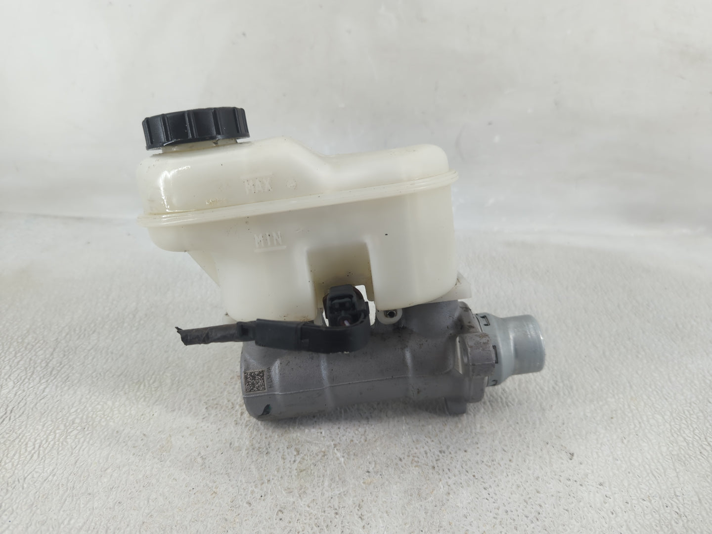 2015-2017 Ford F-150 Brake Master Cylinder - Oemusedautoparts1.com