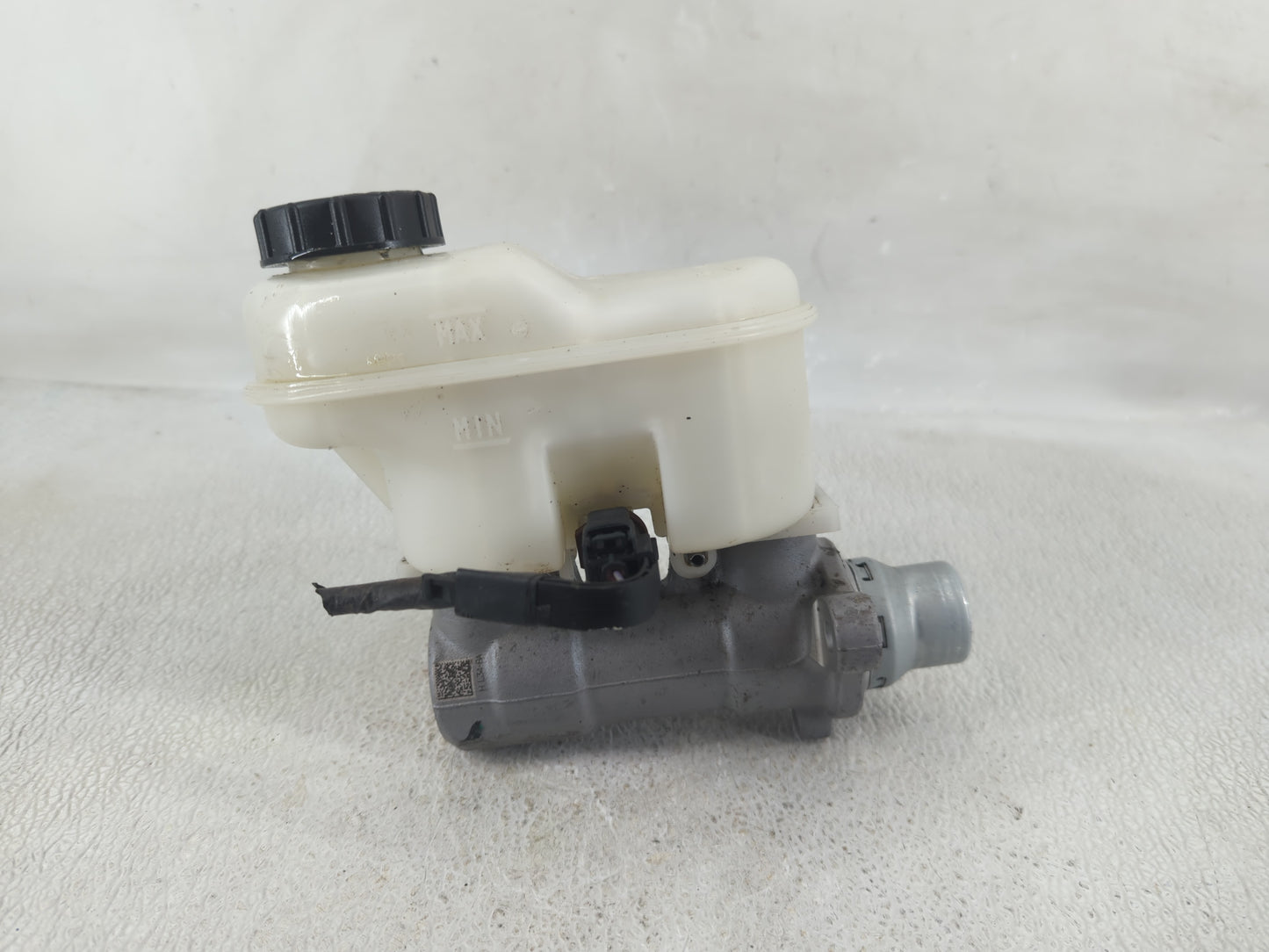 2015-2017 Ford F-150 Brake Master Cylinder - Oemusedautoparts1.com