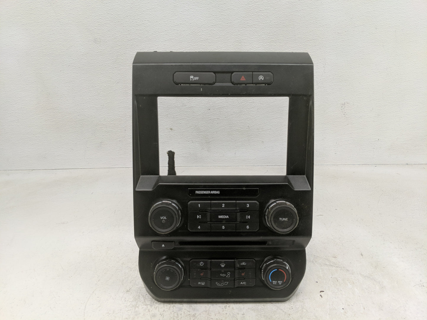 2017 Ford F-150 Radio AM FM Cd Player Receiver Replacement P/N:HL3T-18E243-CDC Fits OEM Used Auto Parts - Oemusedautoparts1.