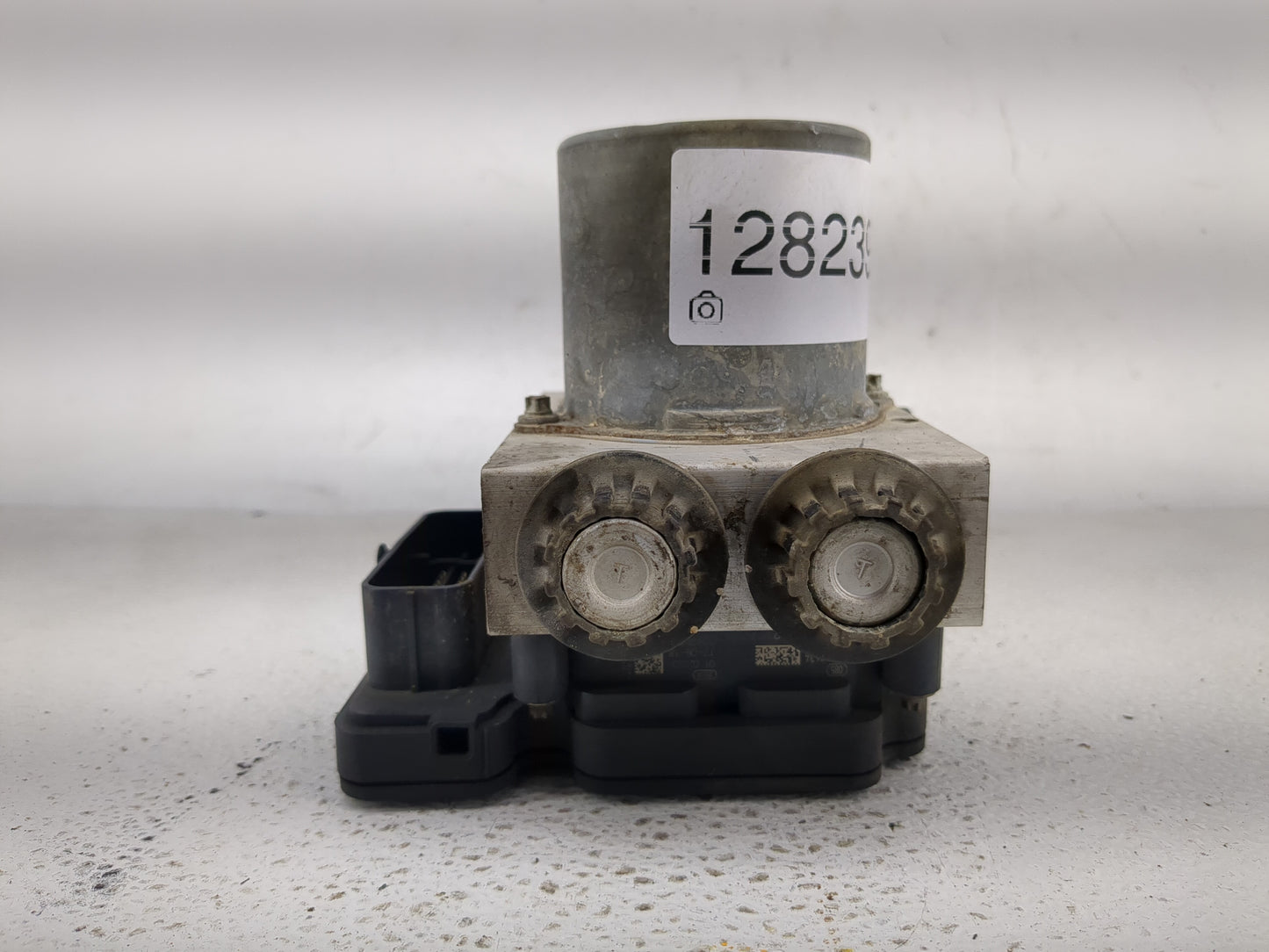 2017-2018 Ford F-150 ABS Pump Control Module Replacement P/N:HL34-2C405-AG Fits Fits 2017 2018 OEM Used Auto Parts - Oemused