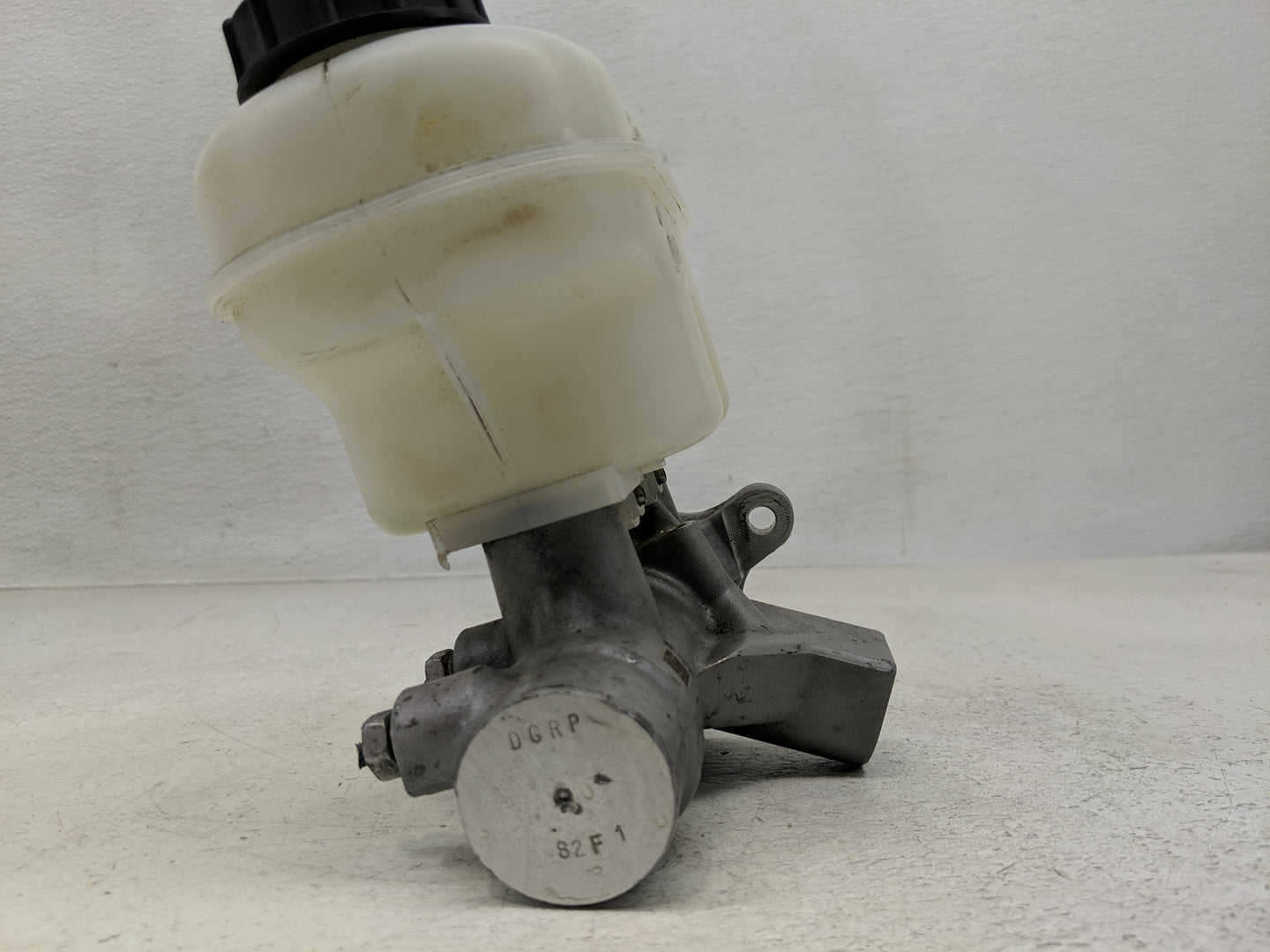 2015-2017 Ford F-150 Brake Master Cylinder - Oemusedautoparts1.com