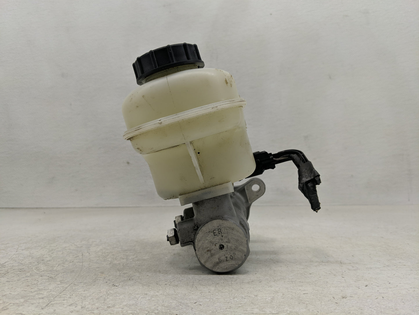 2015-2017 Ford F-150 Brake Master Cylinder - Oemusedautoparts1.com