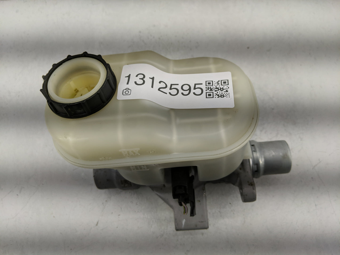 2015-2017 Ford F-150 Brake Master Cylinder 1312595 - Oemusedautoparts1.com