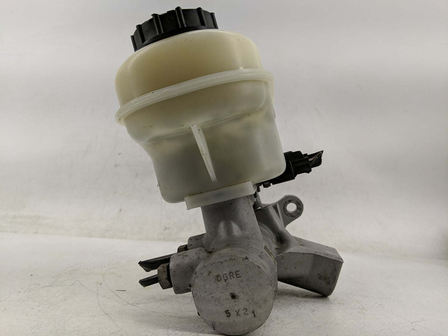 2015-2017 Ford F-150 Brake Master Cylinder 1312595 - Oemusedautoparts1.com