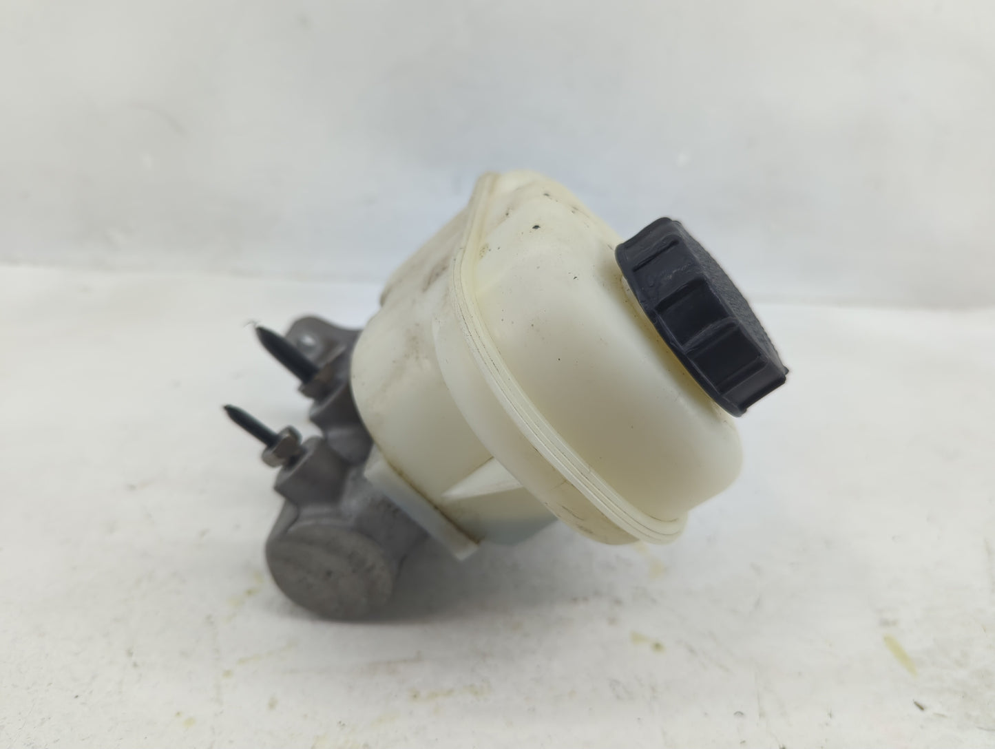2018-2020 Ford F-150 Brake Master Cylinder - Oemusedautoparts1.com