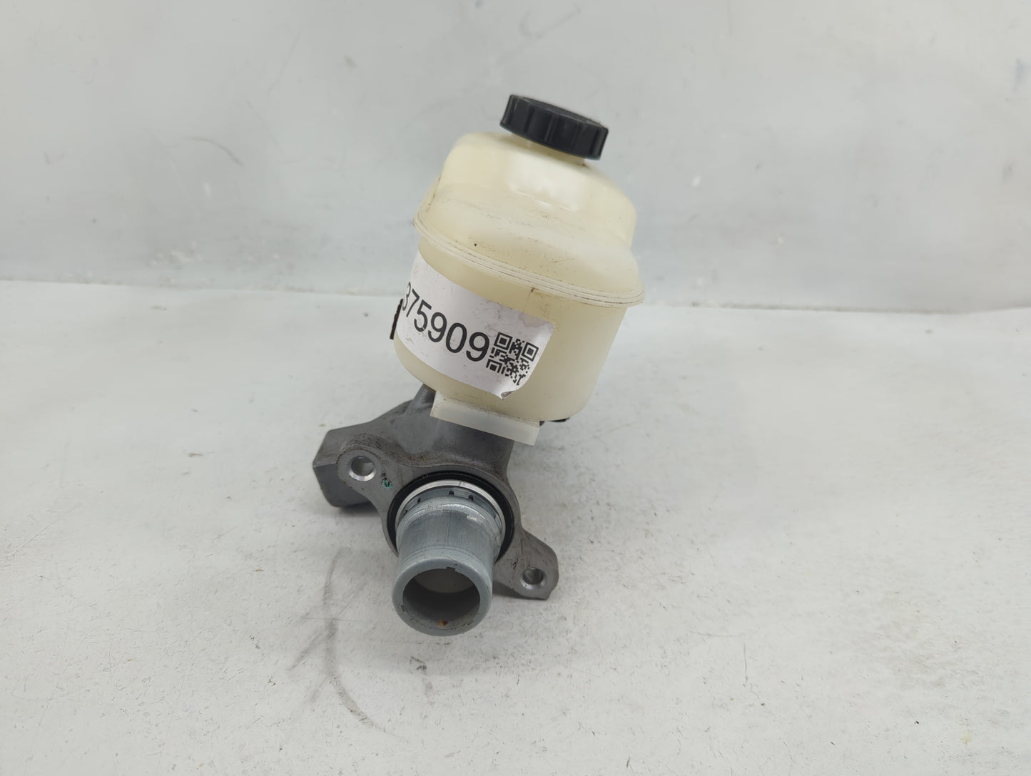 2018-2020 Ford F-150 Brake Master Cylinder 1375909 - Oemusedautoparts1.com