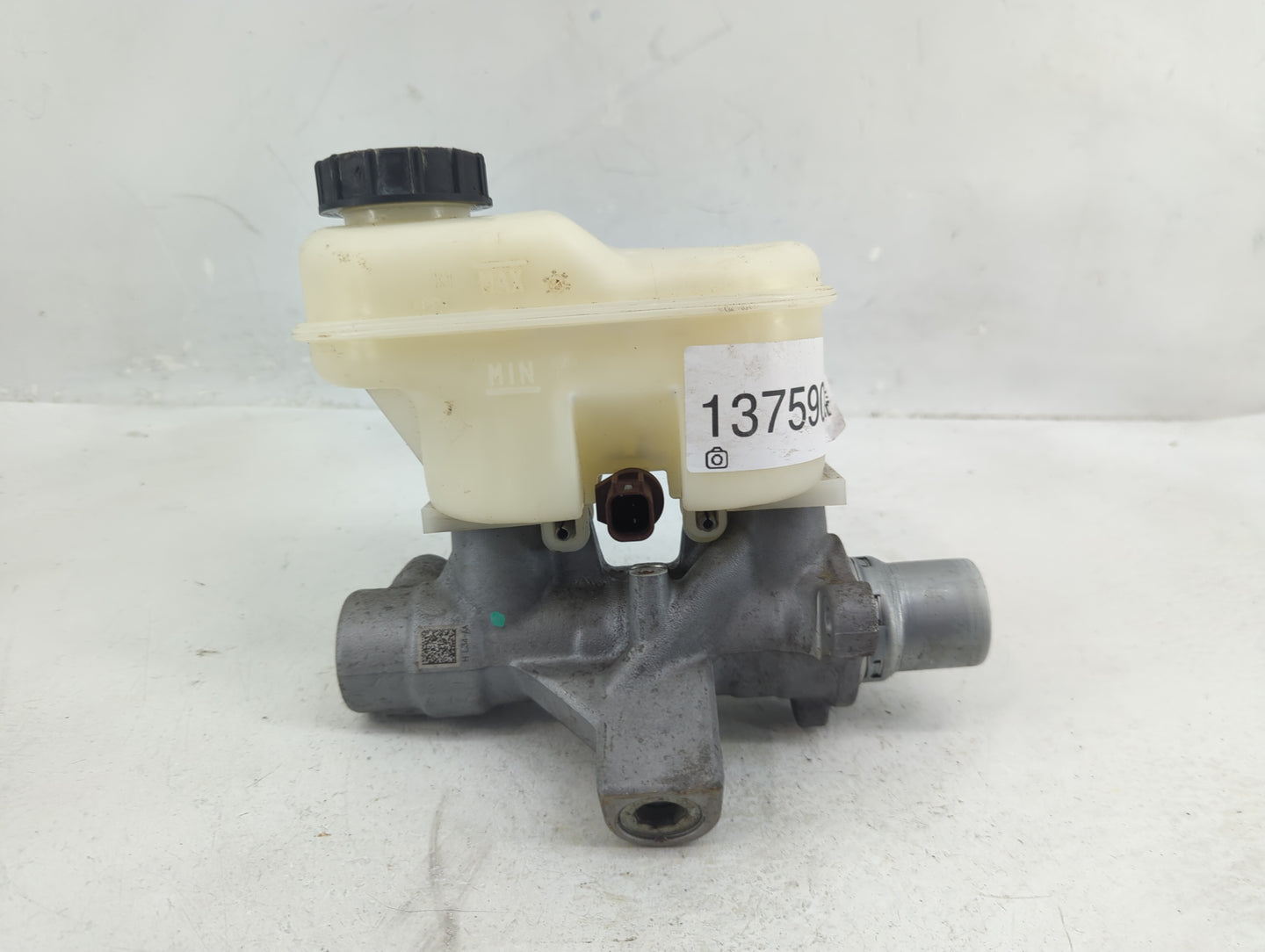 2018-2020 Ford F-150 Brake Master Cylinder 1375909 - Oemusedautoparts1.com