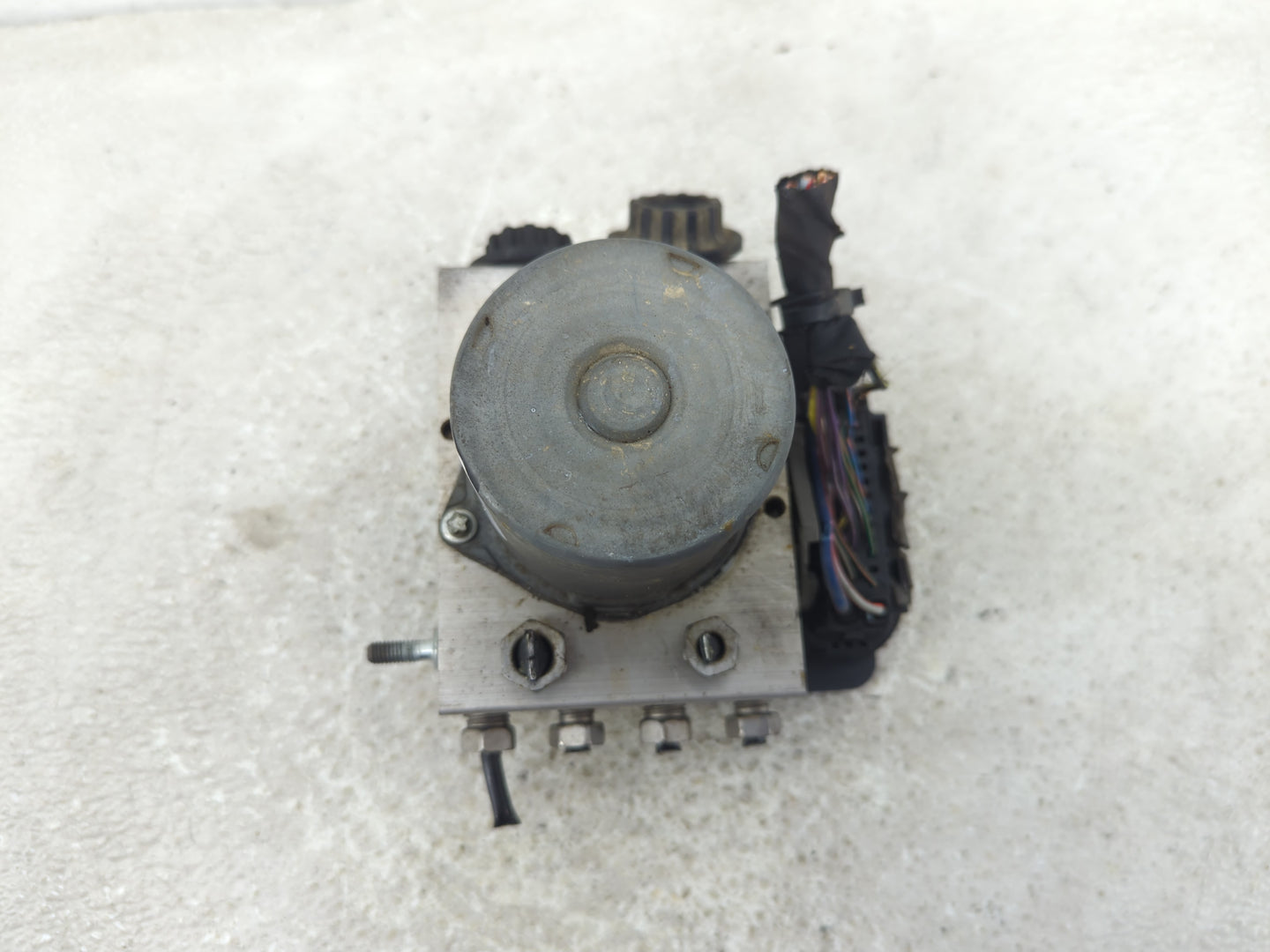2017-2018 Ford F-150 ABS Pump Control Module Replacement P/N:HL34-2C405-AE Fits Fits 2017 2018 OEM Used Auto Parts - Oemused