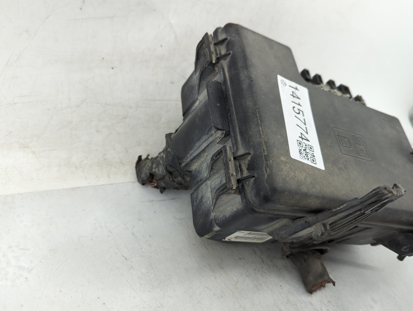 2017 Ford F-150 Fusebox Fuse Box Panel Relay Module Fits OEM Used Auto Parts - Oemusedautoparts1.com