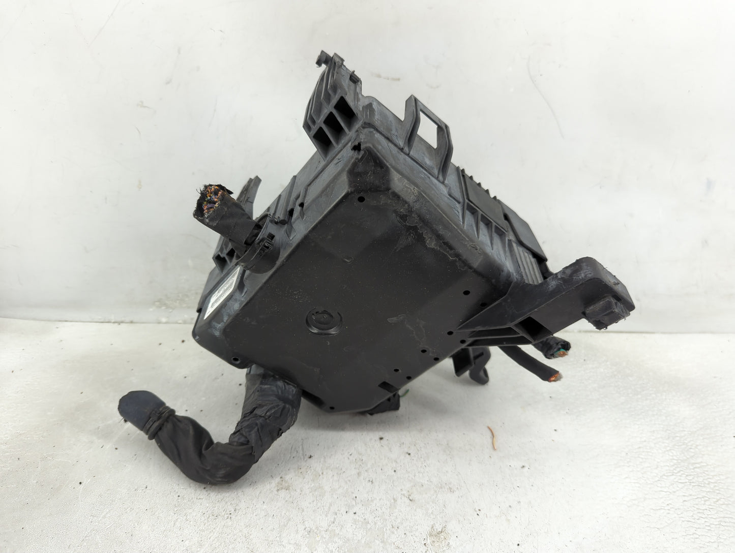 2017 Ford F-150 Fusebox Fuse Box Panel Relay Module Fits OEM Used Auto Parts - Oemusedautoparts1.com